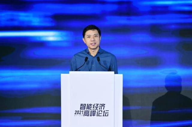 李彦宏谈八大技术：自动驾驶将彻底改变人类出行和生活