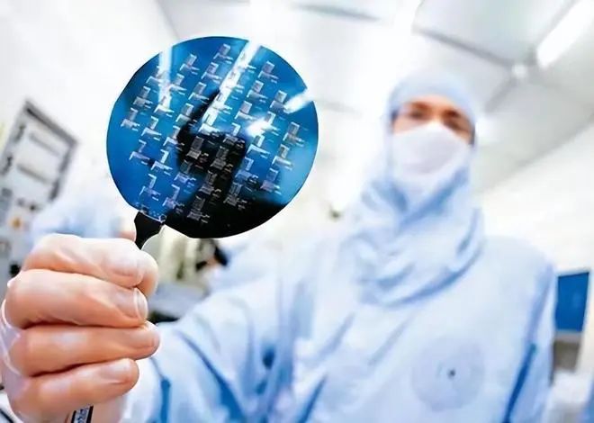 比光刻机更重要的科研仪器，国产化率不足10%，被严重卡脖子