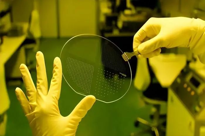 国产光刻胶爆发：已覆盖28nm~90nm，打破日本、美国垄断