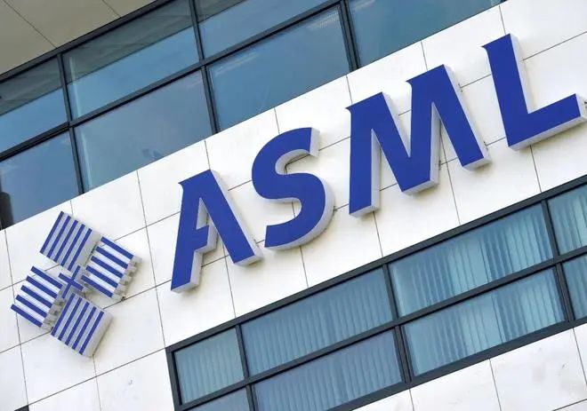 ASML危险？佳能研发新型3D光刻机，堆叠光刻，要换道超车
