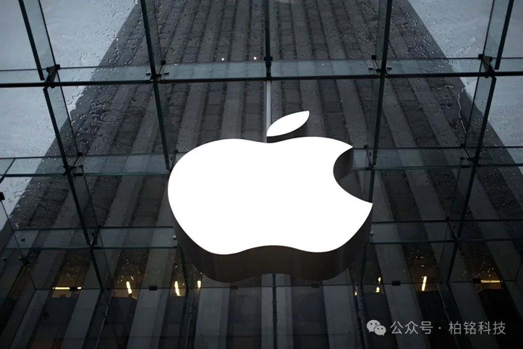 华为强势反扑，iPhone在华大跌三成，苹果进一步模仿中国手机